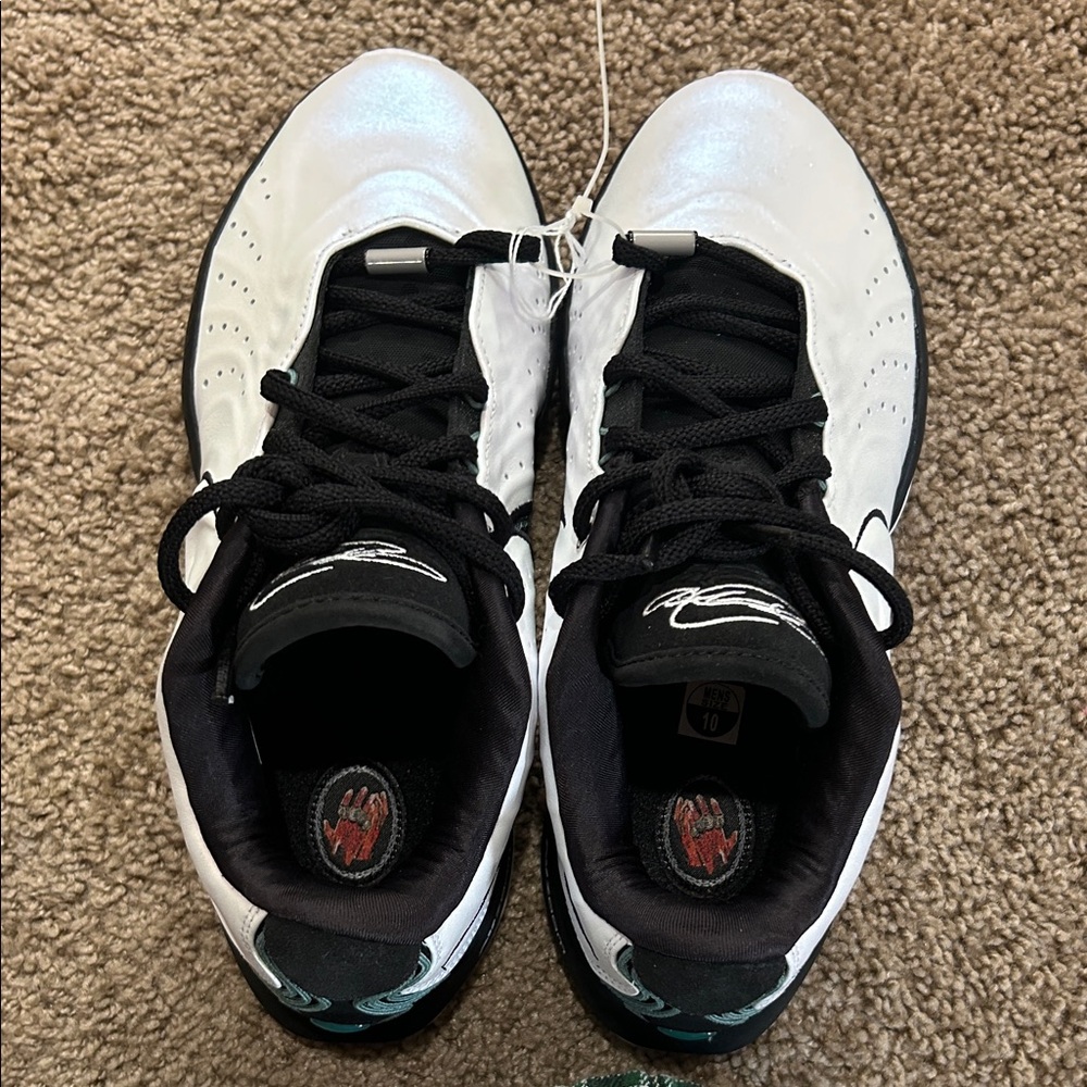 Nike Men's White and Black Athletic Shoes - Picture 5 of 8